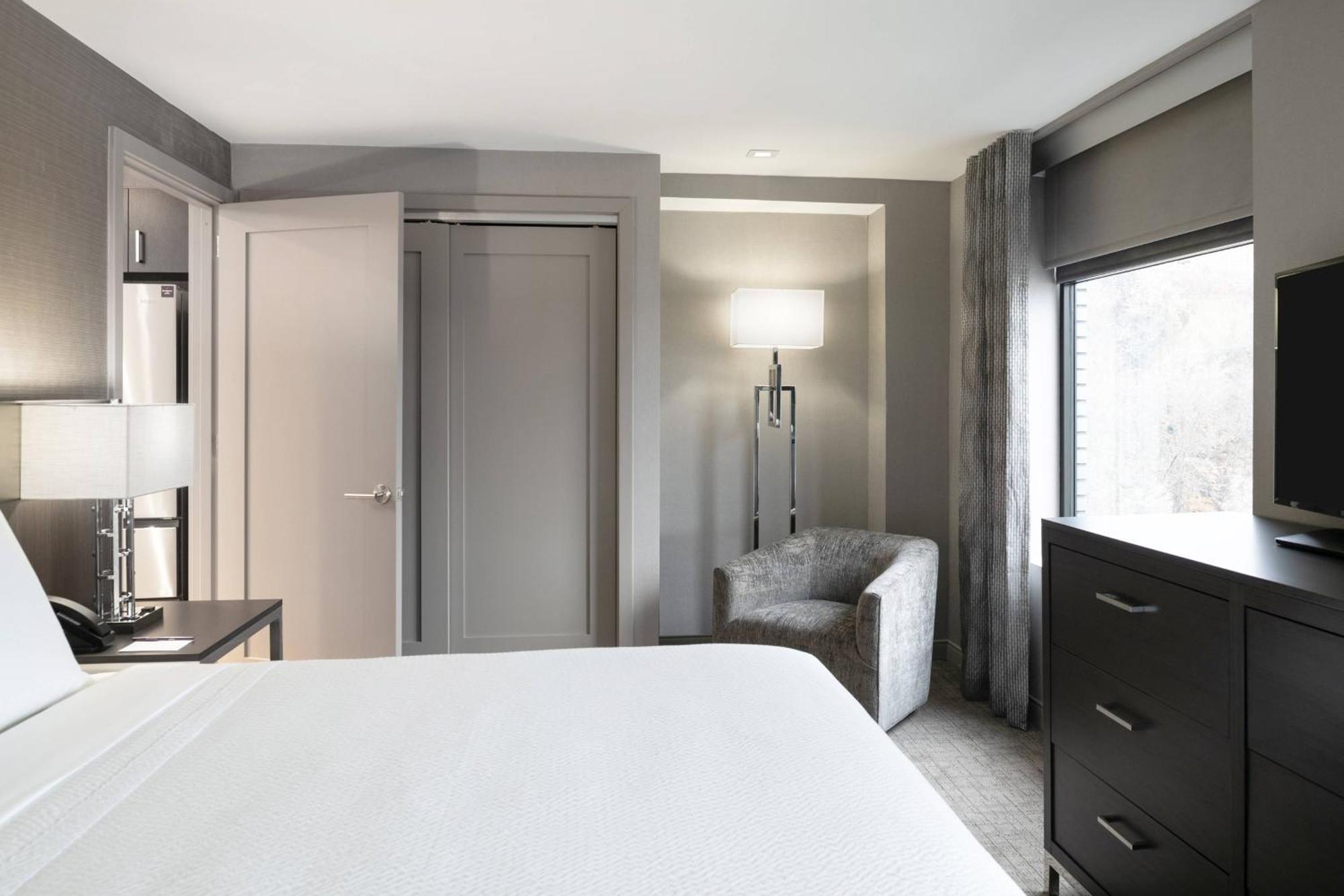 By Marriott Hotel Weehawken